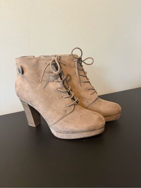 Rue21 Taupe Lace-Up Suede Platform Ankle Boots